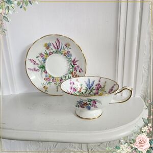 Beautiful vintage  Paragon teacup & saucer 1930s excellent condition.